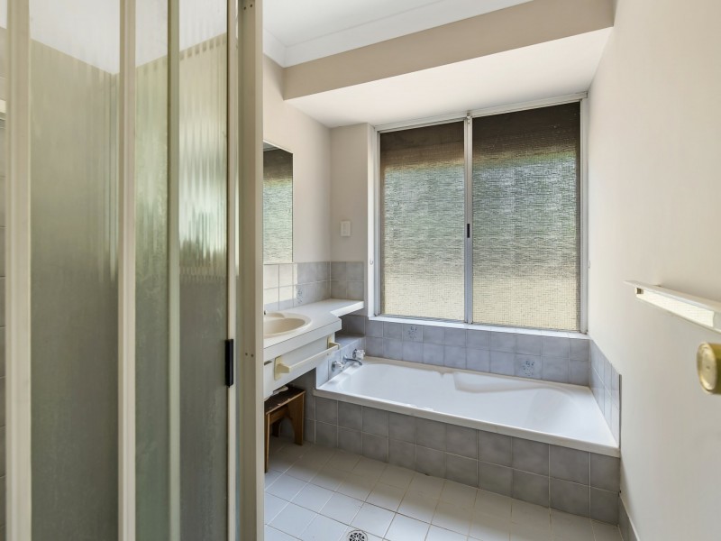 7 Holden Road, Roleystone WA 6111