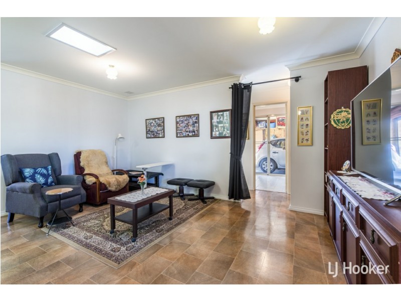 23/7 Lester Drive, Thornlie WA 6108