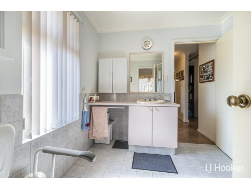 23/7 Lester Drive, Thornlie WA 6108