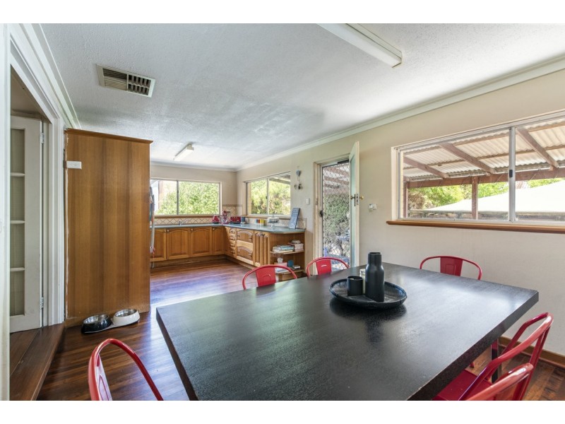 212 Kent Street, Rockingham WA 6168