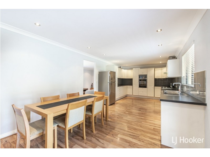 30 Ningaloo Way, Thornlie WA 6108