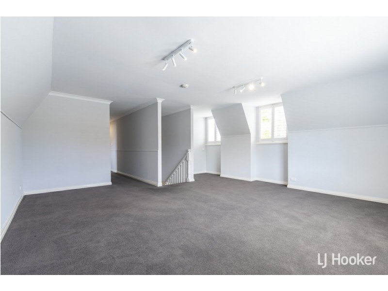 30 Ningaloo Way, Thornlie WA 6108