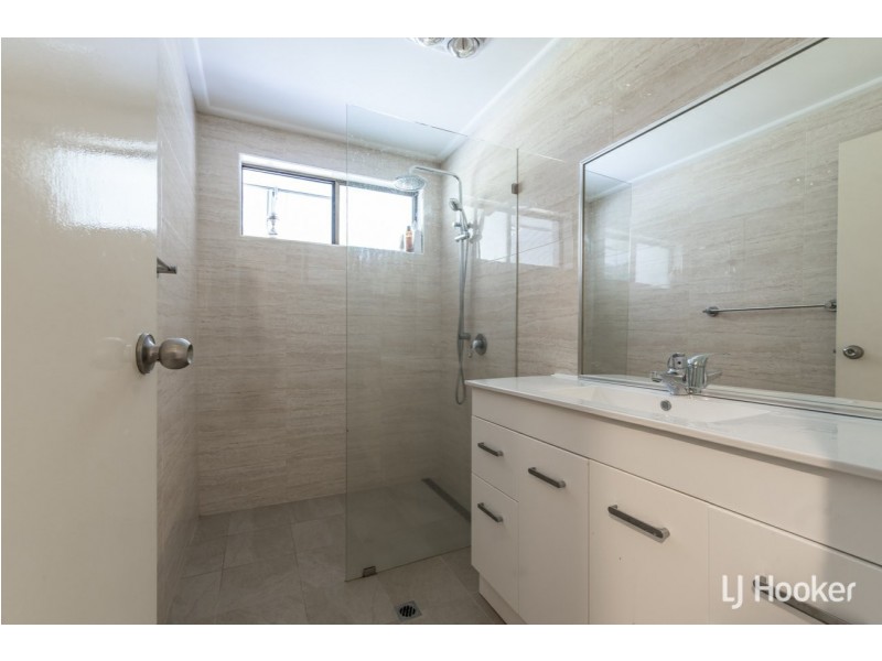 30 Ningaloo Way, Thornlie WA 6108