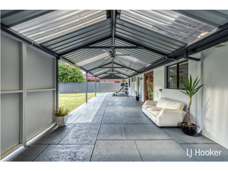 30 Ningaloo Way, Thornlie WA 6108