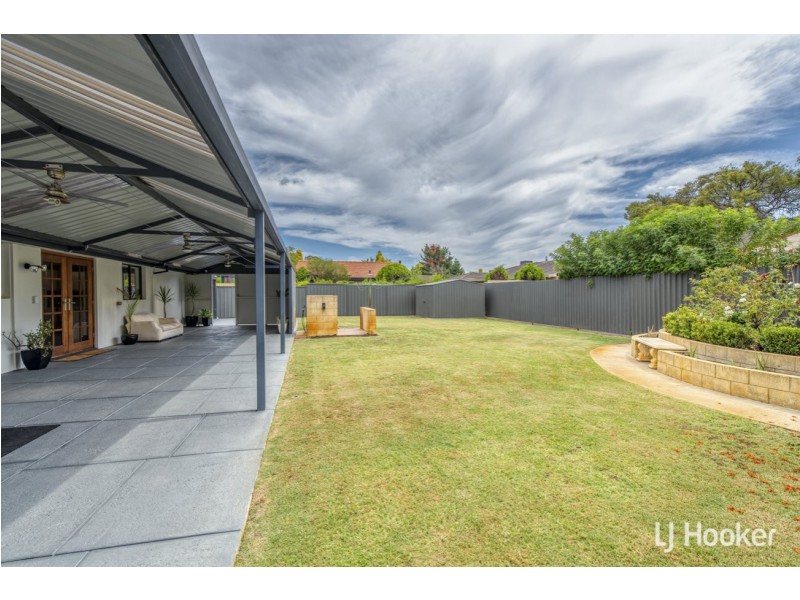 30 Ningaloo Way, Thornlie WA 6108
