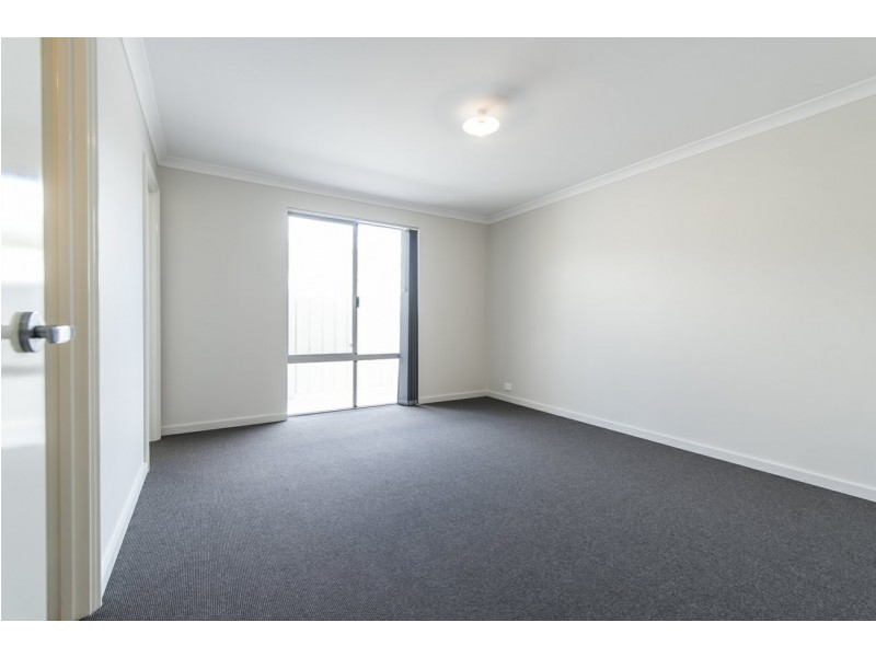 109B Berehaven Avenue, Thornlie WA 6108