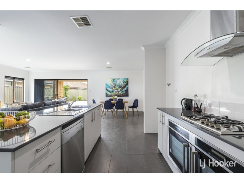 24 Cowes Street, Harrisdale WA 6112