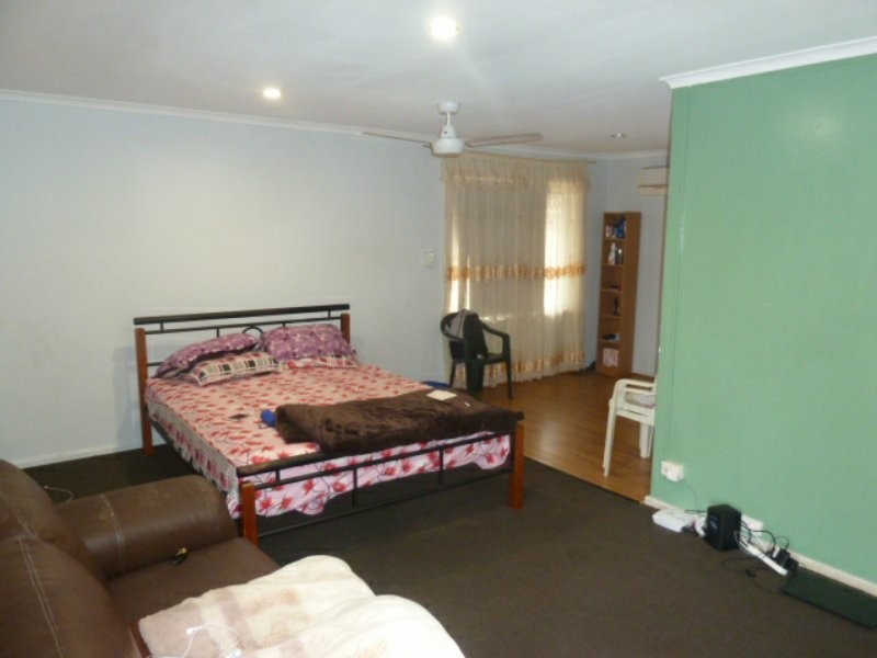 1 Dobell Street, Huntingdale WA 6110