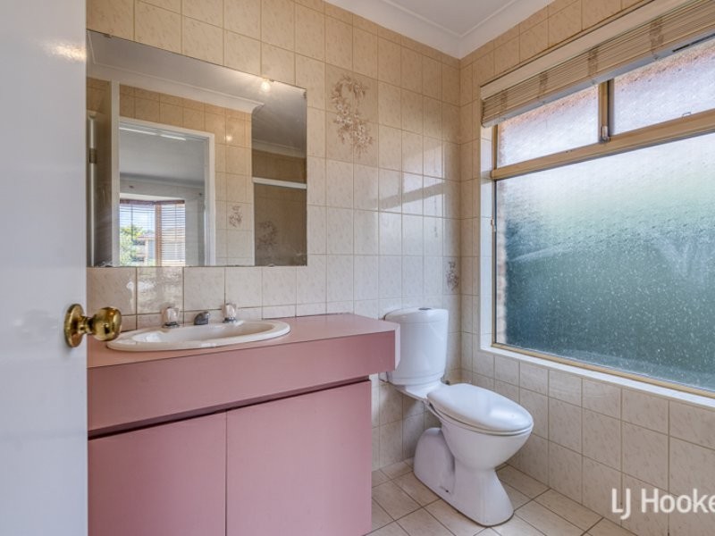 42 Explorer Drive, Thornlie WA 6108