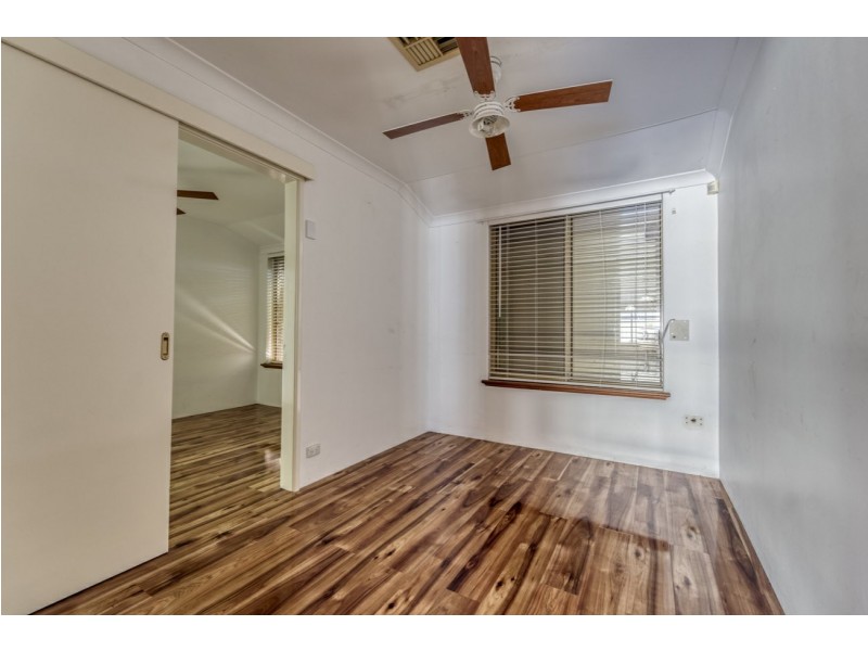 63 Inverness Circle, Camillo WA 6111