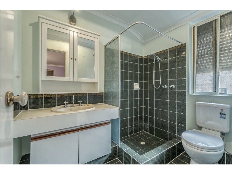 63 Inverness Circle, Camillo WA 6111