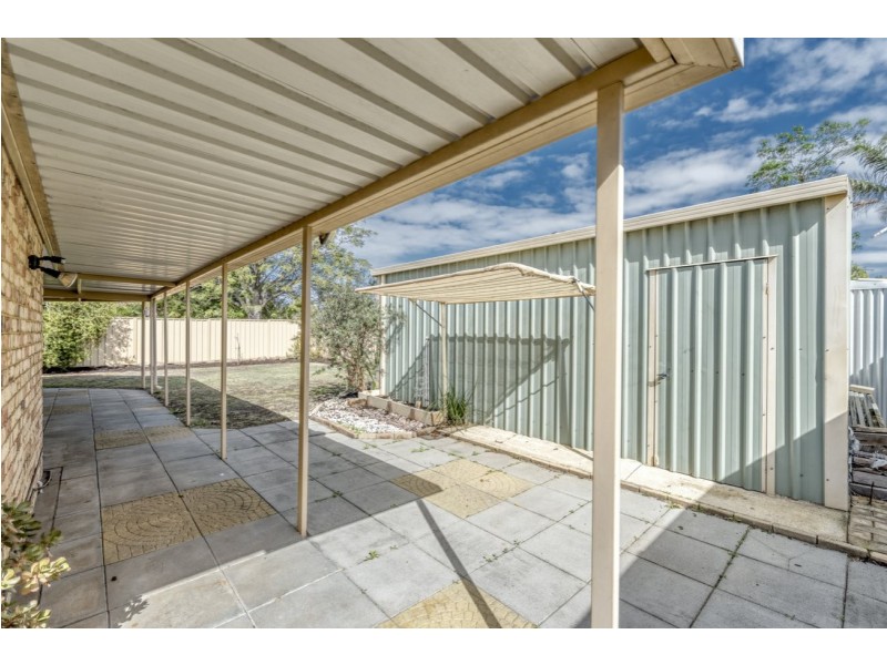 63 Inverness Circle, Camillo WA 6111