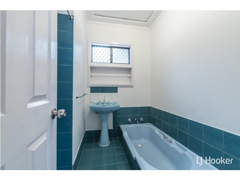 51 Spring Road, Thornlie WA 6108