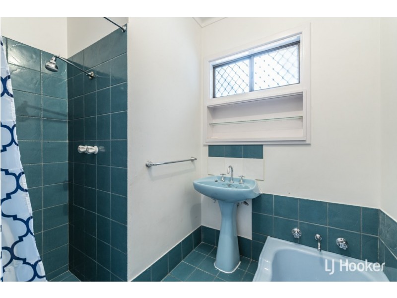 51 Spring Road, Thornlie WA 6108