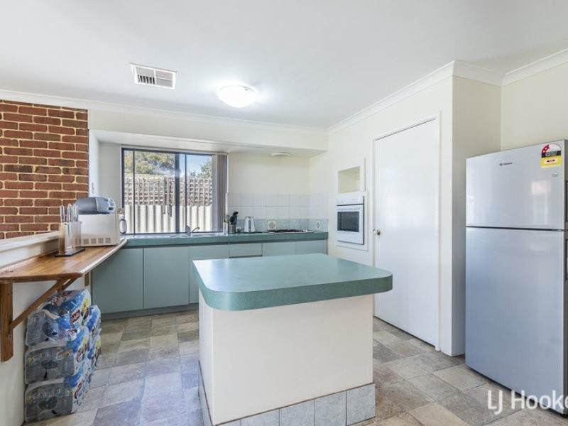 34 Reveley Close, Seville Grove WA 6112
