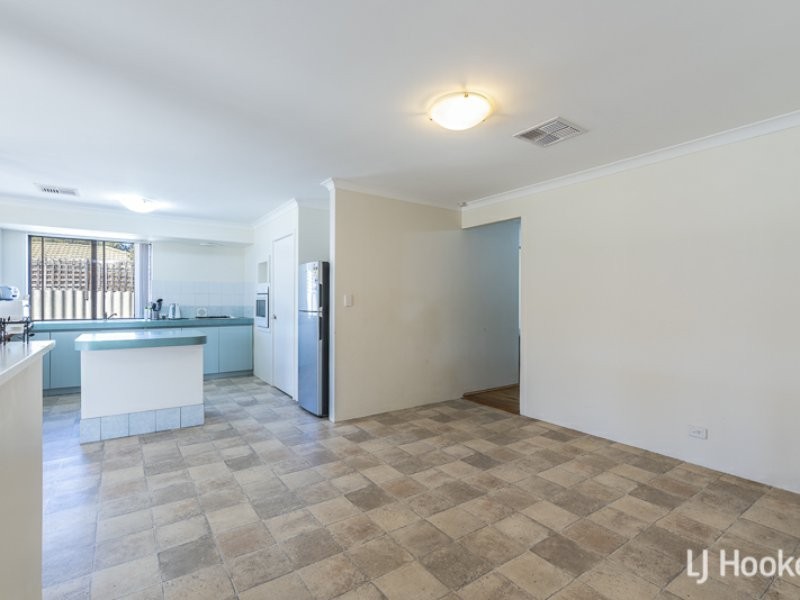 34 Reveley Close, Seville Grove WA 6112