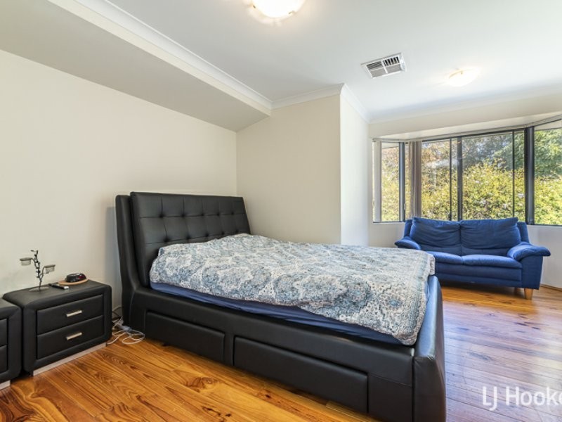 34 Reveley Close, Seville Grove WA 6112