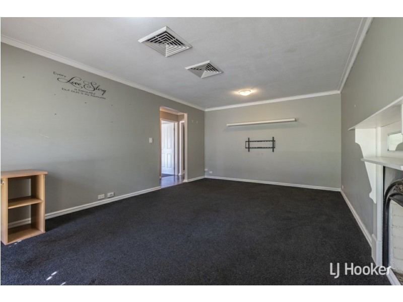 4 Mercer Place, Thornlie WA 6108