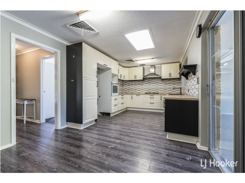 4 Mercer Place, Thornlie WA 6108