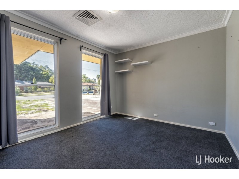 4 Mercer Place, Thornlie WA 6108