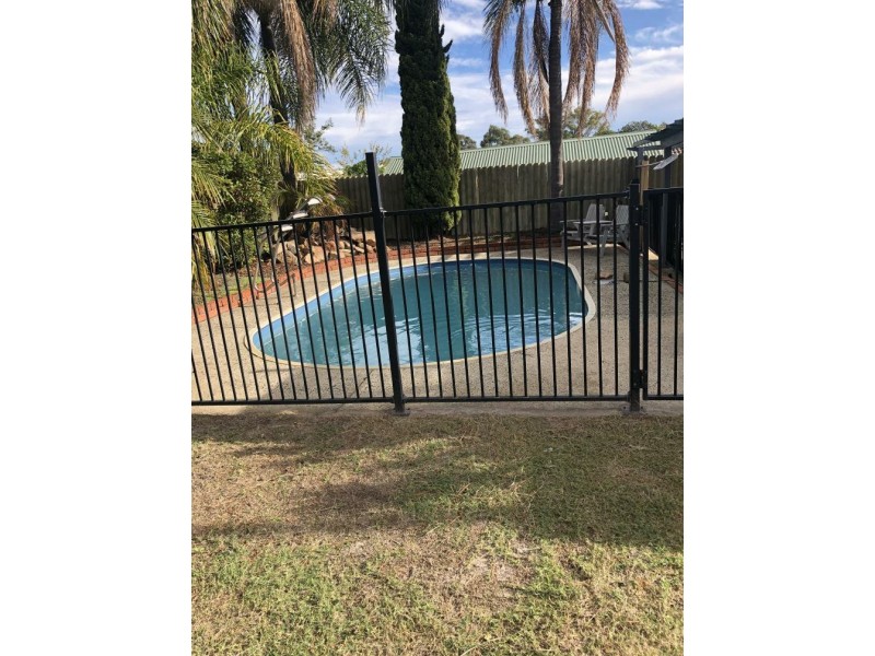 4 Mercer Place, Thornlie WA 6108