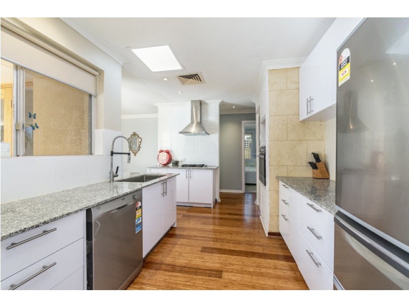 14 McLeish Place, Thornlie WA 6108