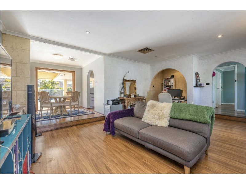 14 McLeish Place, Thornlie WA 6108