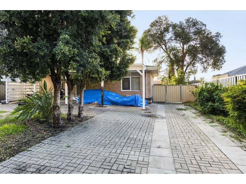 12 Earls Court, Thornlie WA 6108