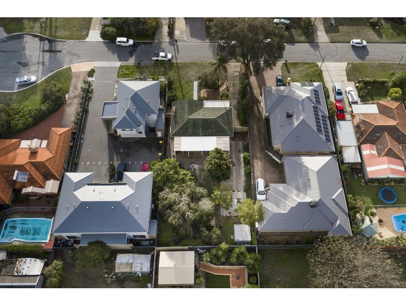 12 Earls Court, Thornlie WA 6108