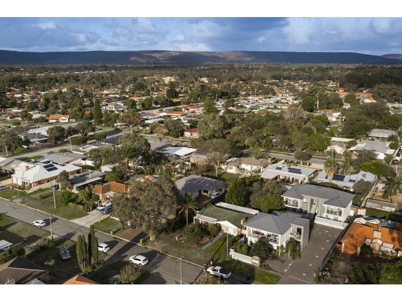 12 Earls Court, Thornlie WA 6108