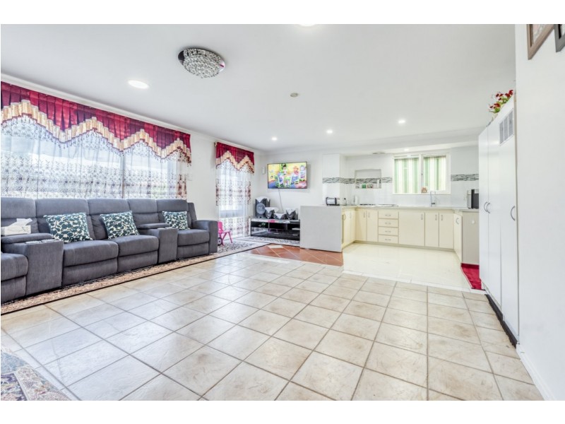 7 Essington Street, Huntingdale WA 6110