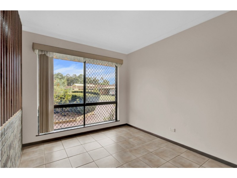 28 Wateredge Road, Thornlie WA 6108
