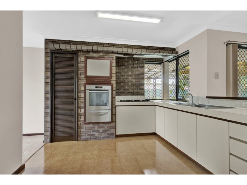 28 Wateredge Road, Thornlie WA 6108