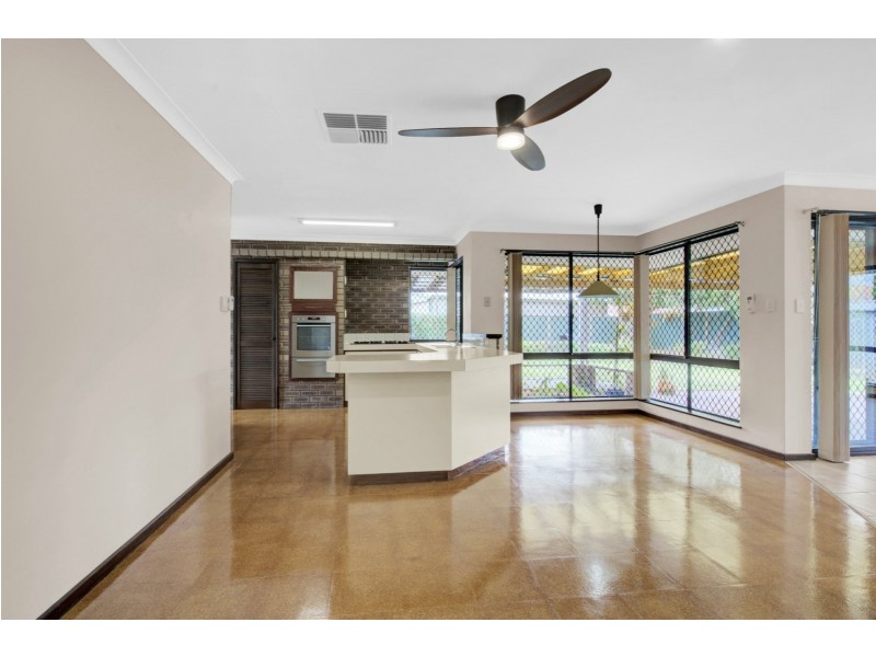 28 Wateredge Road, Thornlie WA 6108