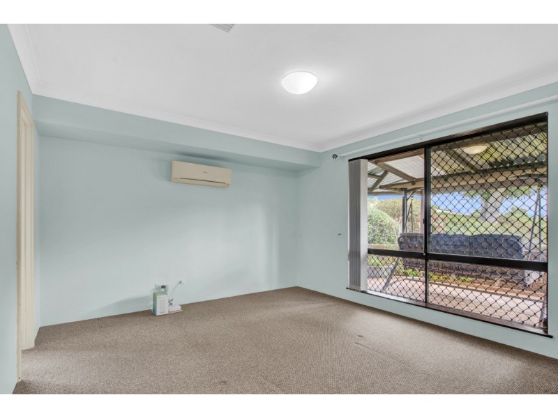 28 Wateredge Road, Thornlie WA 6108