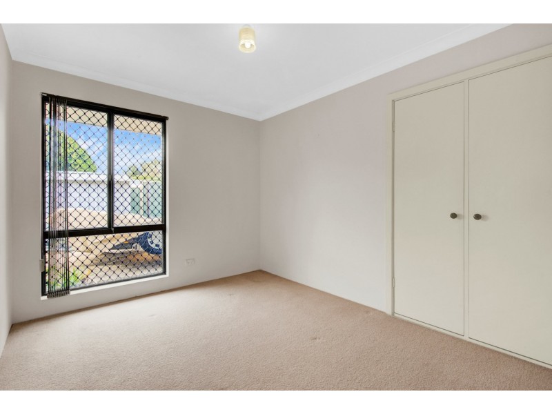 28 Wateredge Road, Thornlie WA 6108