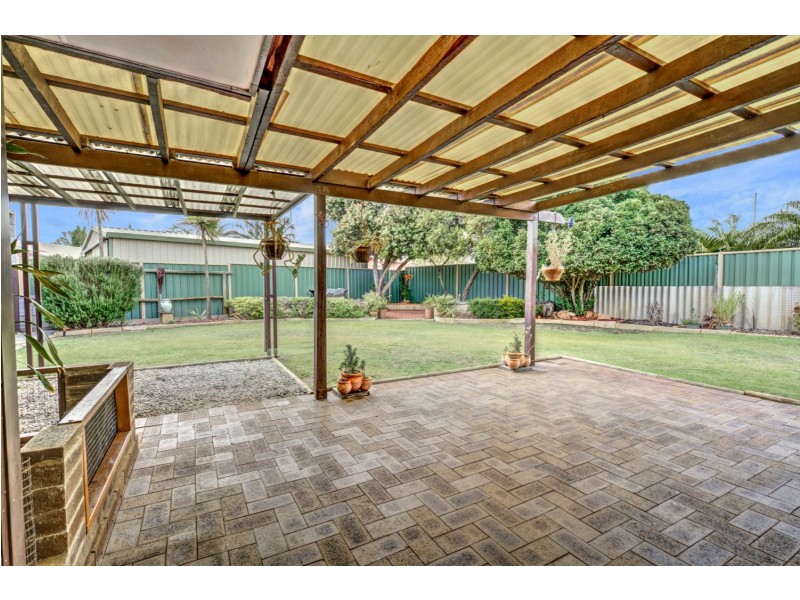 28 Wateredge Road, Thornlie WA 6108