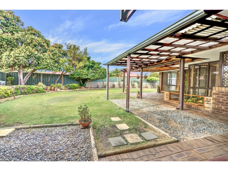28 Wateredge Road, Thornlie WA 6108