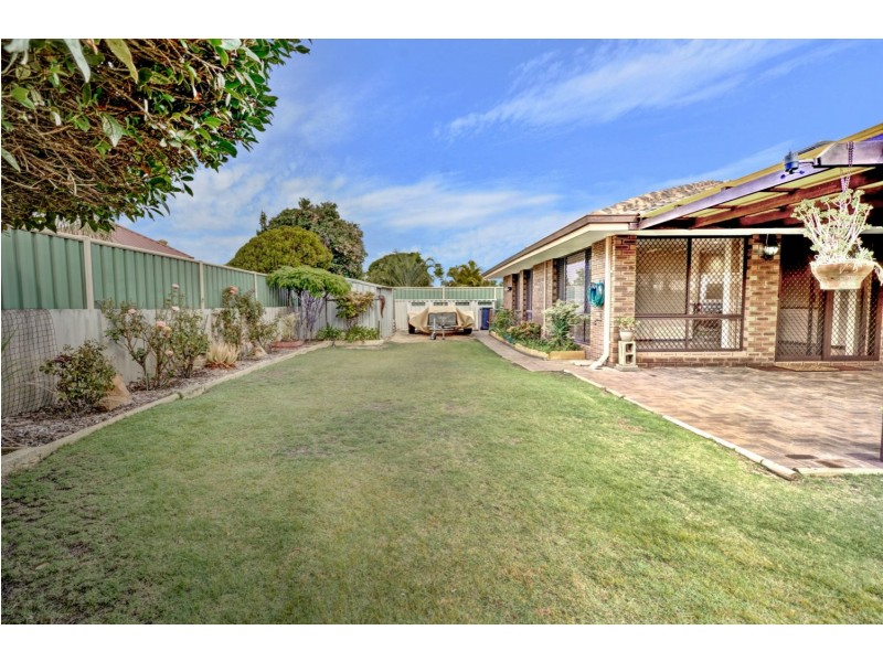 28 Wateredge Road, Thornlie WA 6108