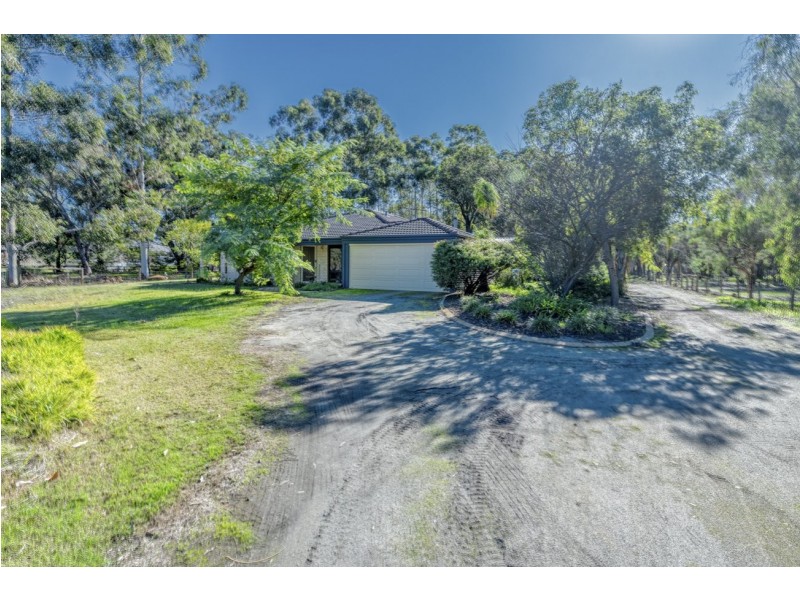 126 Blair Road, Oakford WA 6121