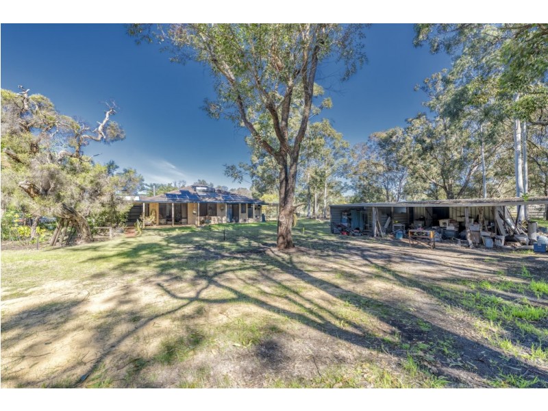 126 Blair Road, Oakford WA 6121
