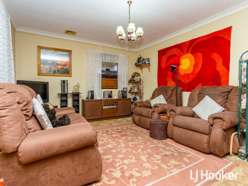 24 Hargrave Drive, Thornlie WA 6108