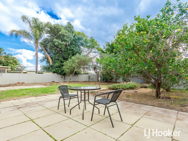 24 Hargrave Drive, Thornlie WA 6108