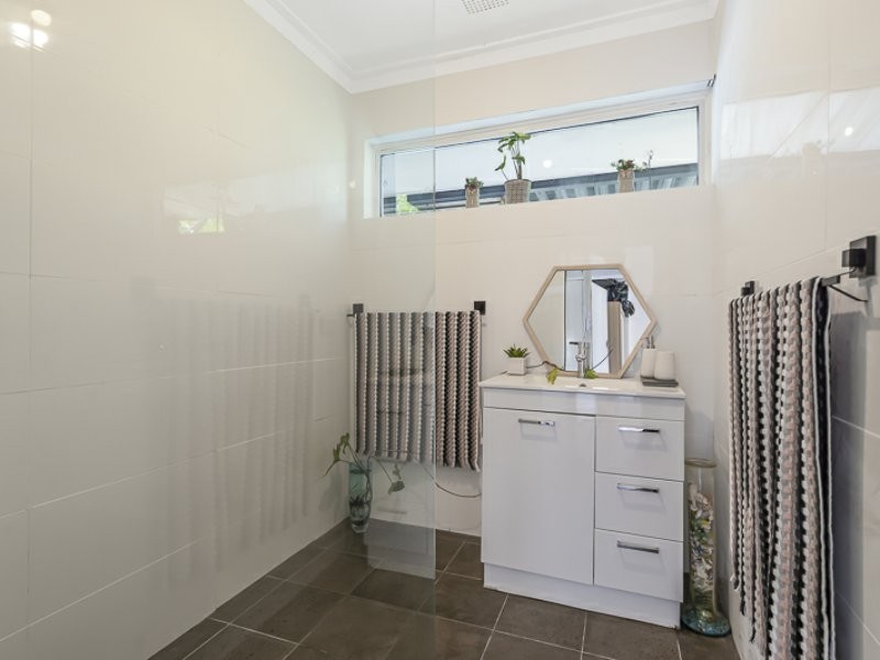 11 Kelton Way, Thornlie WA 6108