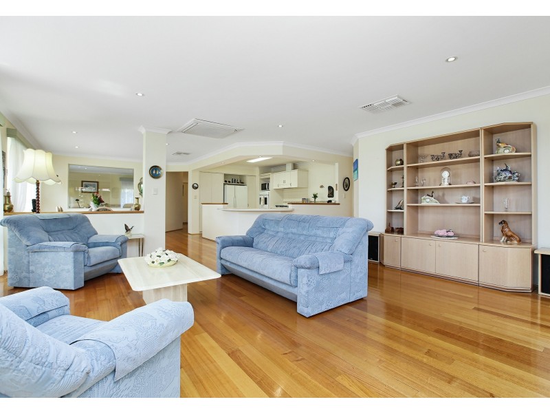 22 Bremner Circle, Canning Vale WA 6155