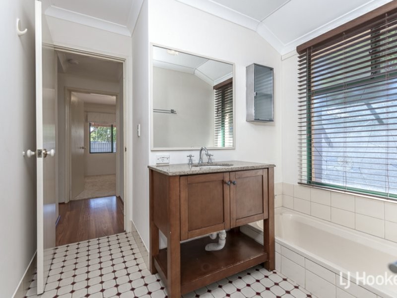 6 Bellata Place, Kenwick WA 6107