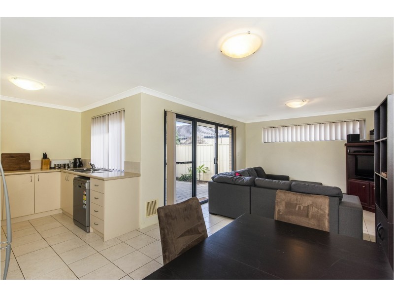 8/64 Sixth Road, Armadale WA 6112