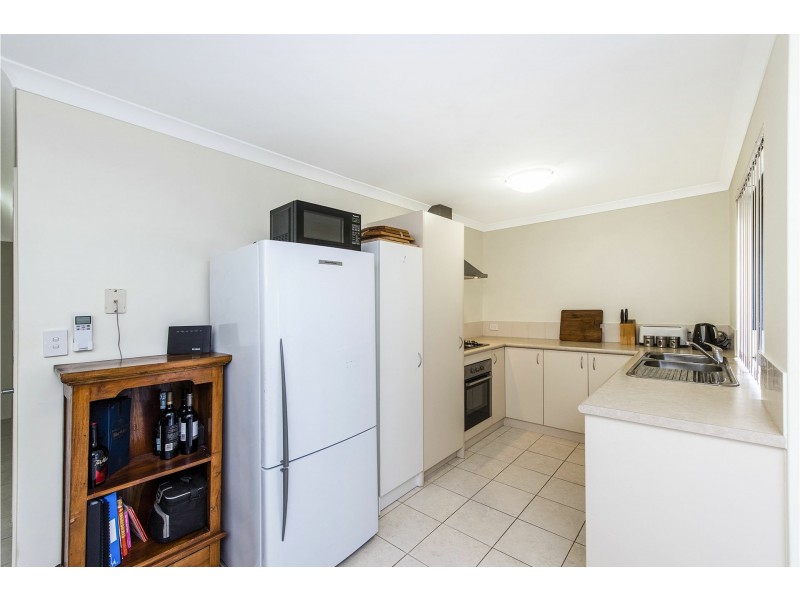 8/64 Sixth Road, Armadale WA 6112