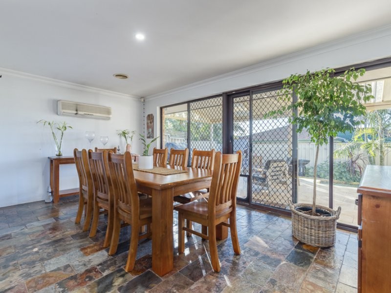 10 Bottlebrush Drive, Thornlie WA 6108