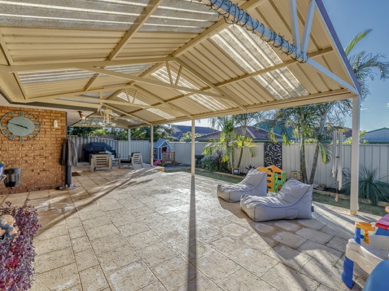 10 Bottlebrush Drive, Thornlie WA 6108